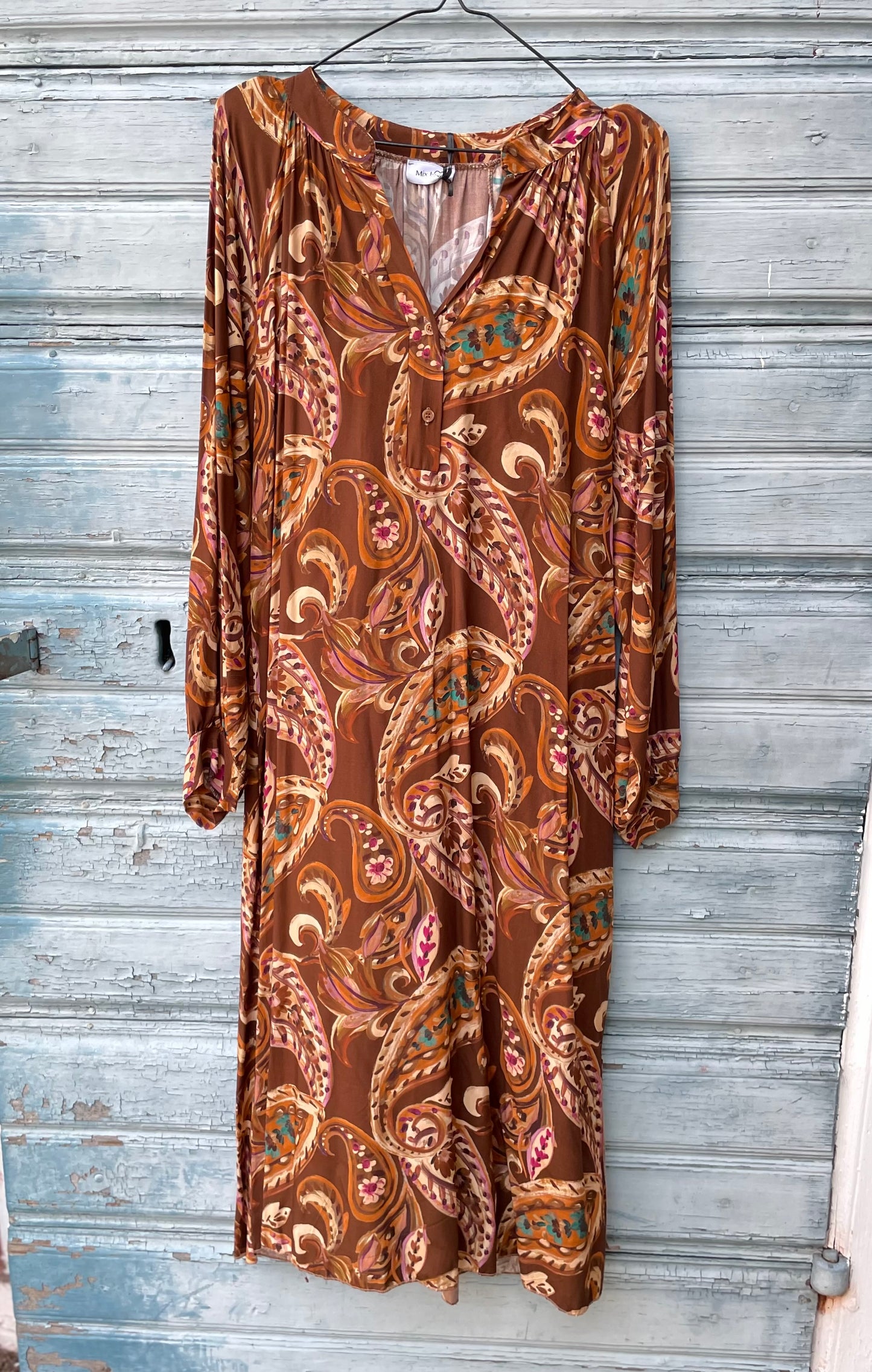 Klänning i 100% viscose